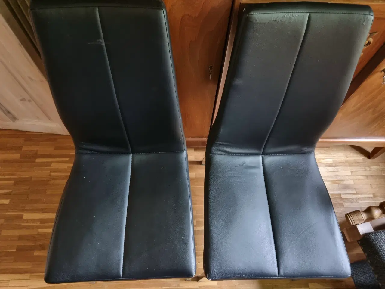 Billede 3 - Bord og evt. 4 stole