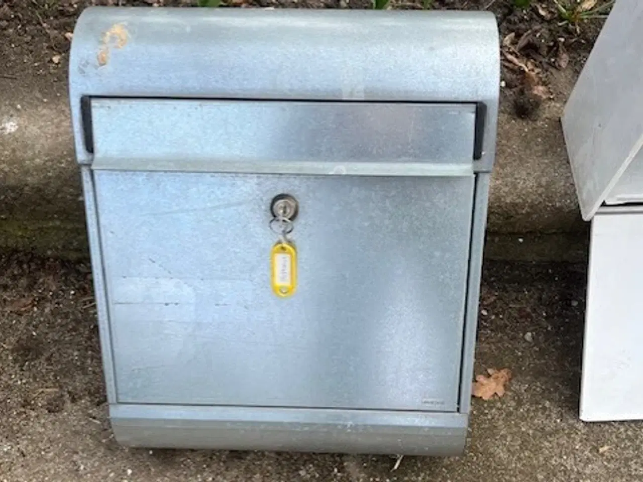 Billede 2 - Postkasse