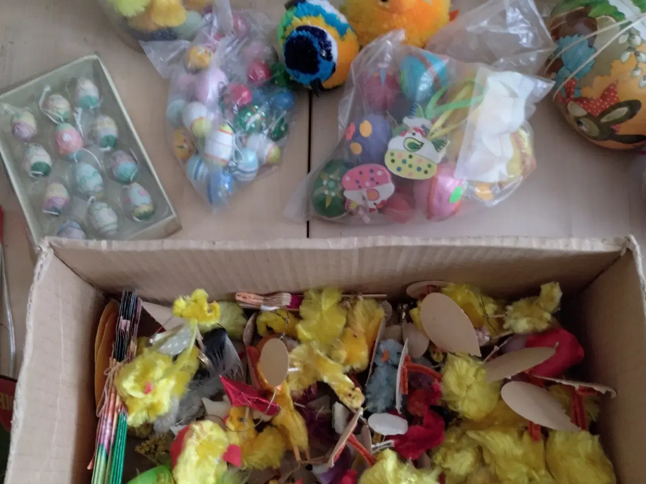 Billede 2 - Stor Samling af ældre Påskepynt