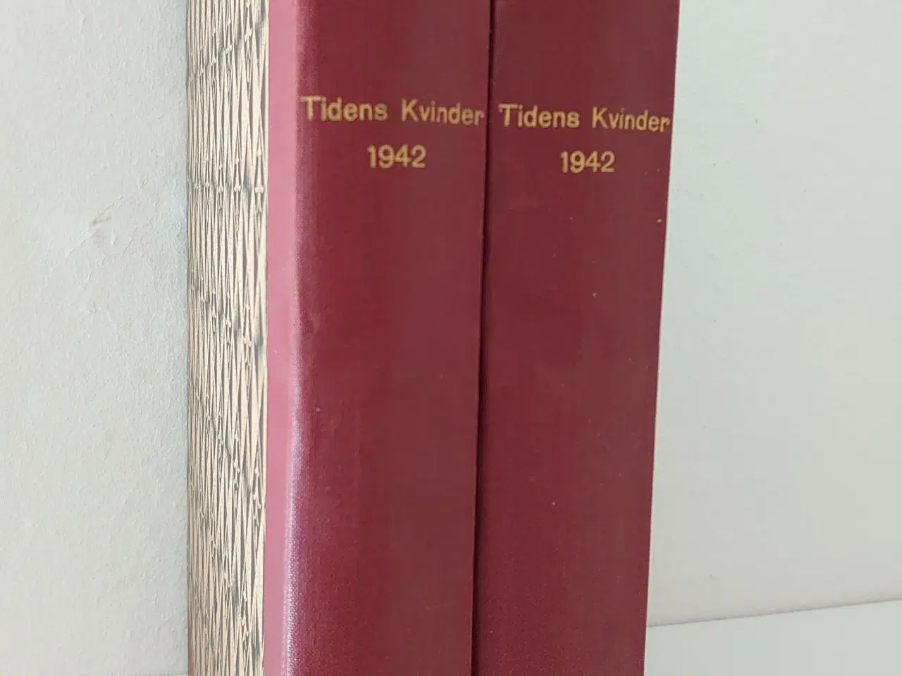 Billede 1 - 34 numre af "Tidens Kvinder" (ugejournal 1942)