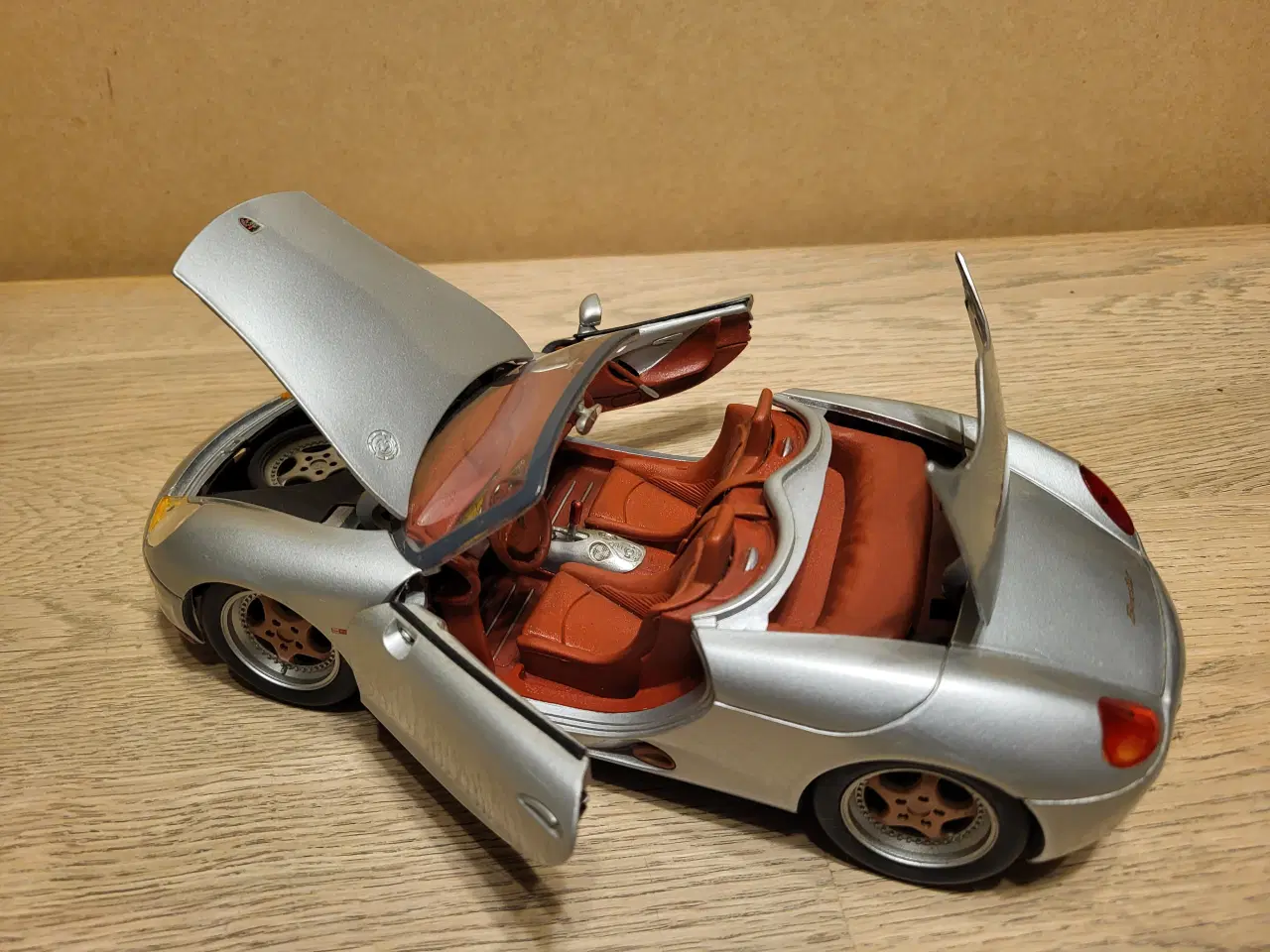 Billede 5 - Modelbil. Porsche Boxster (1998) Skala 1/18.