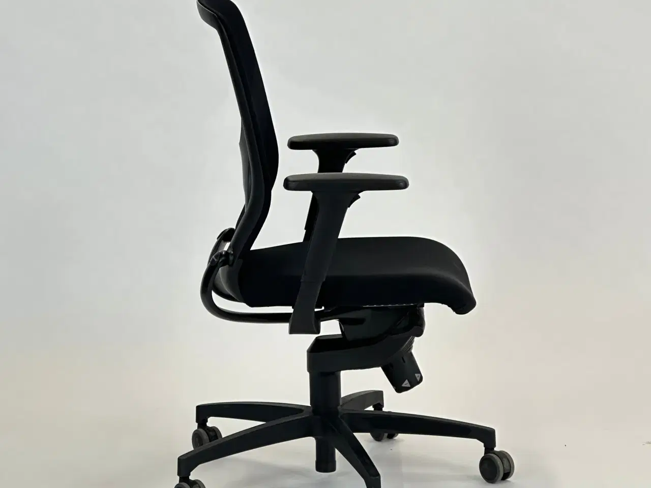 Billede 6 - Wilkhahn Trimension IN Kontorstol – Sort m. Armlæn