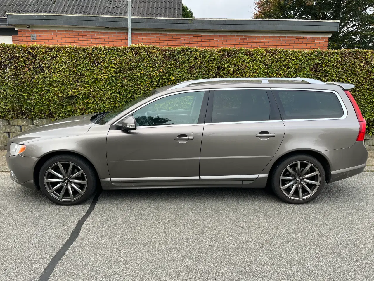 Billede 2 - Nysynet & meget velkørende Volvo V70 D5 Aut. 