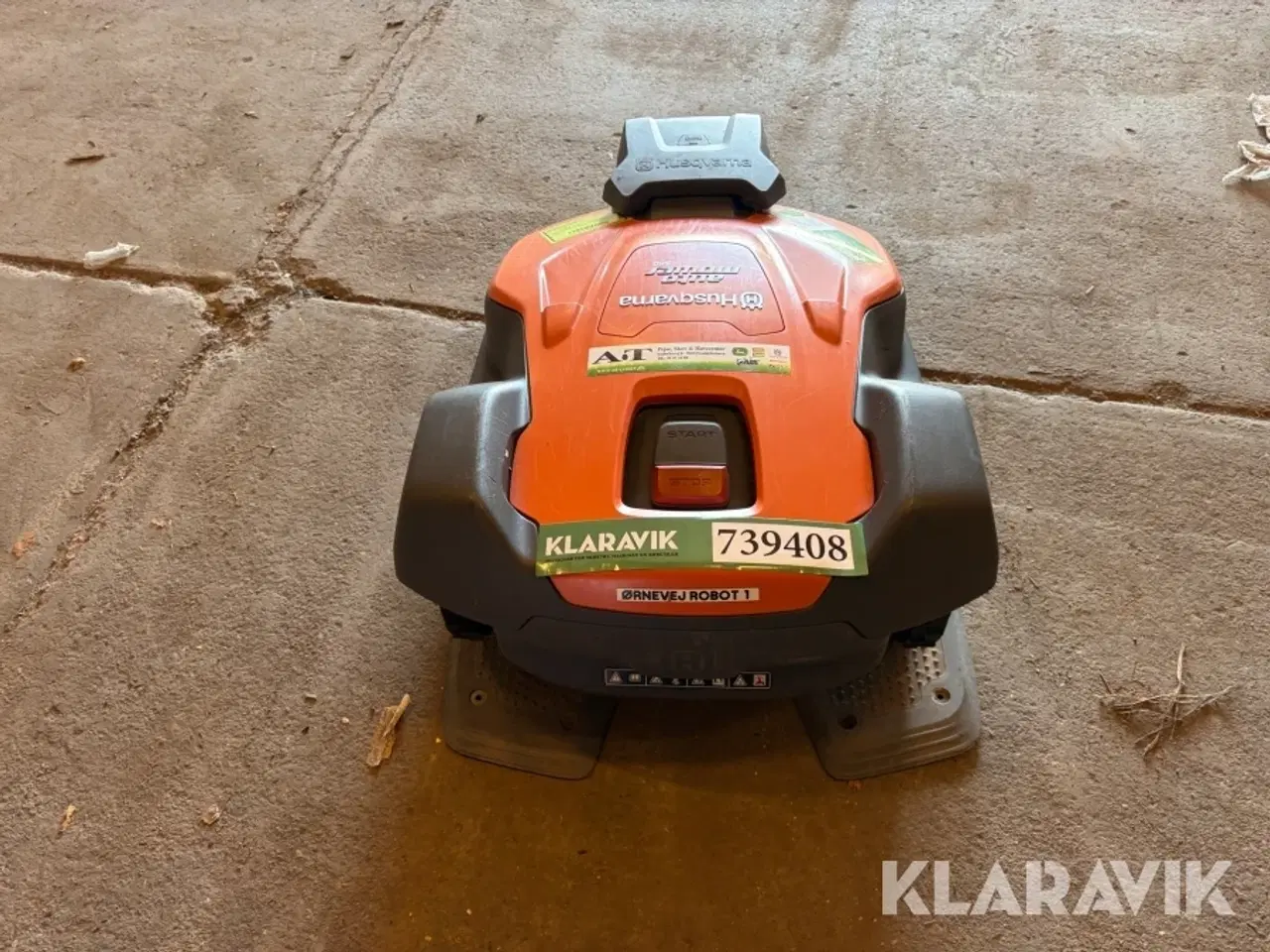 Billede 4 - Robot plæneklipper Husqvarna 550 med ladestation