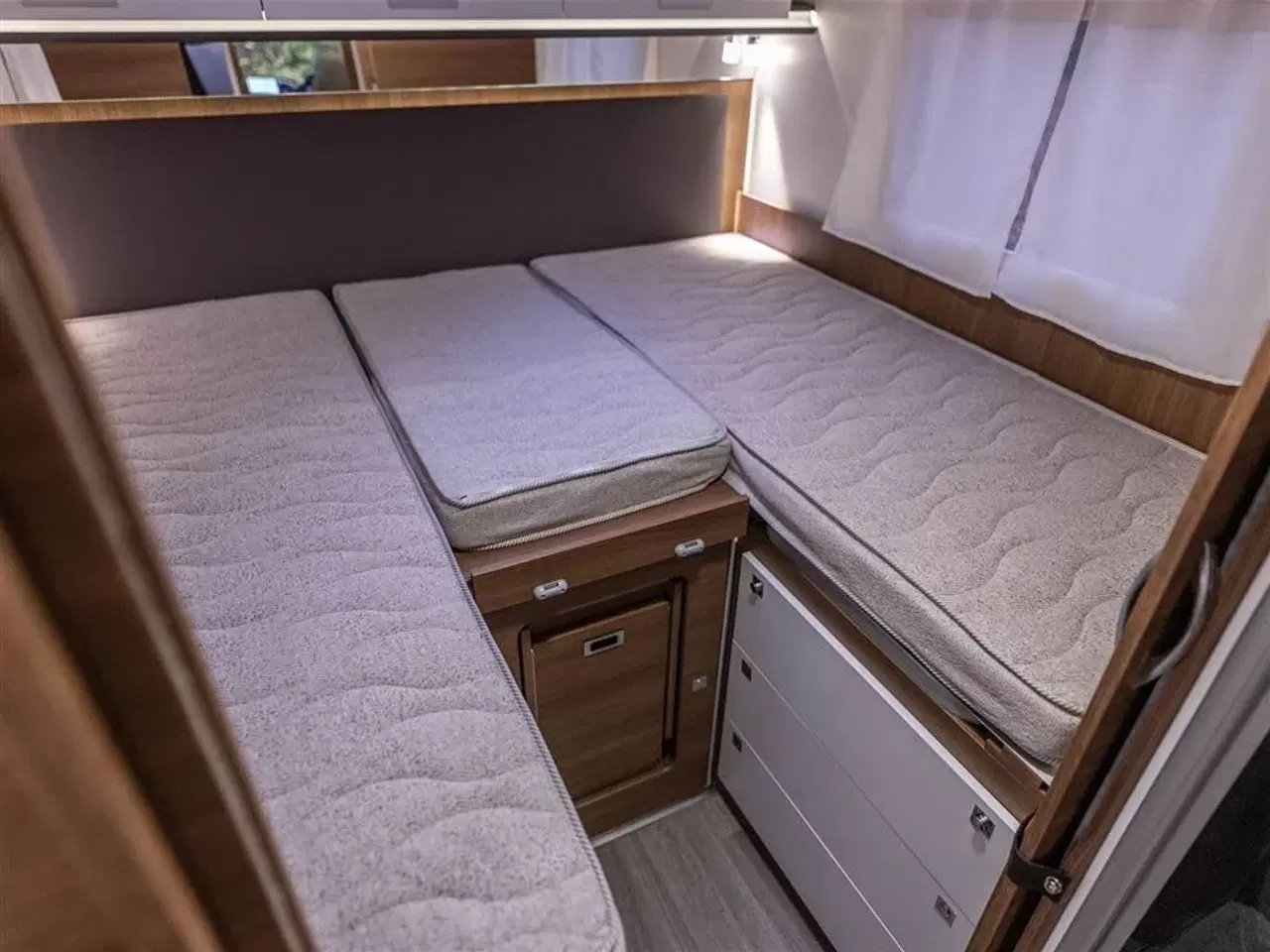 Billede 9 - 2026 - Benimar Mileo 268   Skandinavisk design og komfort året rundt