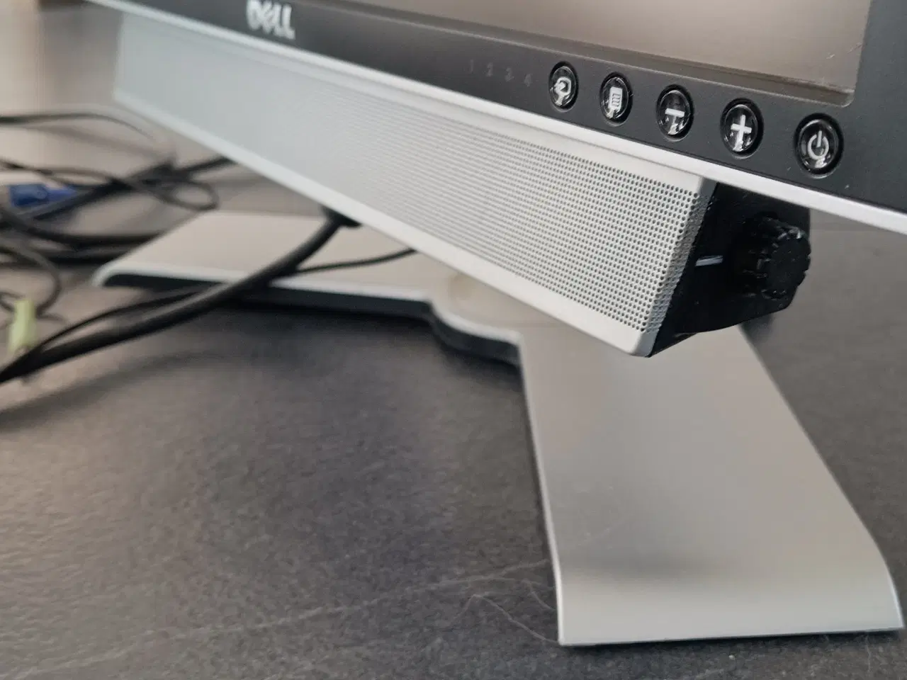 Billede 3 - 20 tommer Dell skærm med soundbar