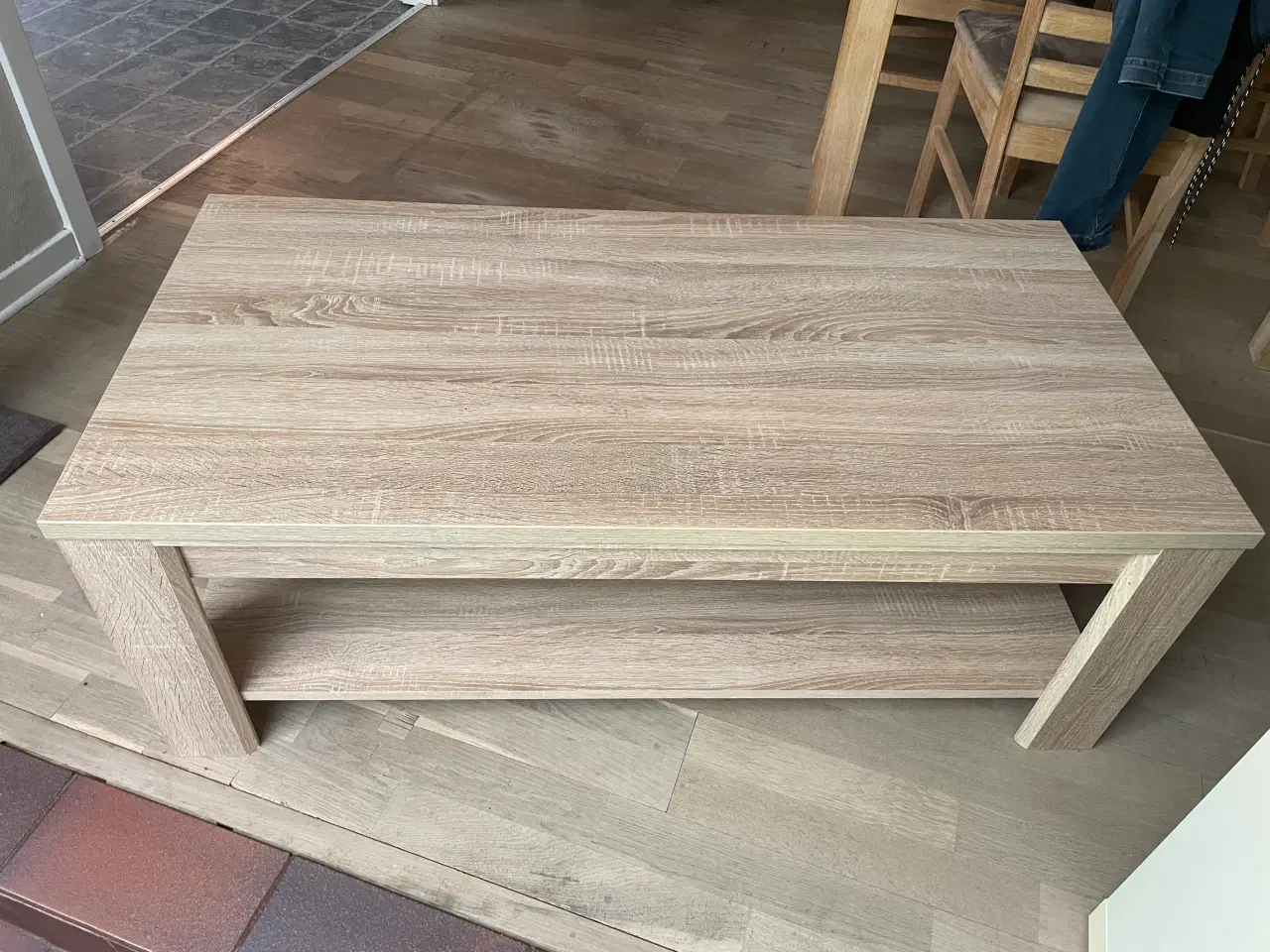 Billede 4 - Sofabord i lyst eg look laminat