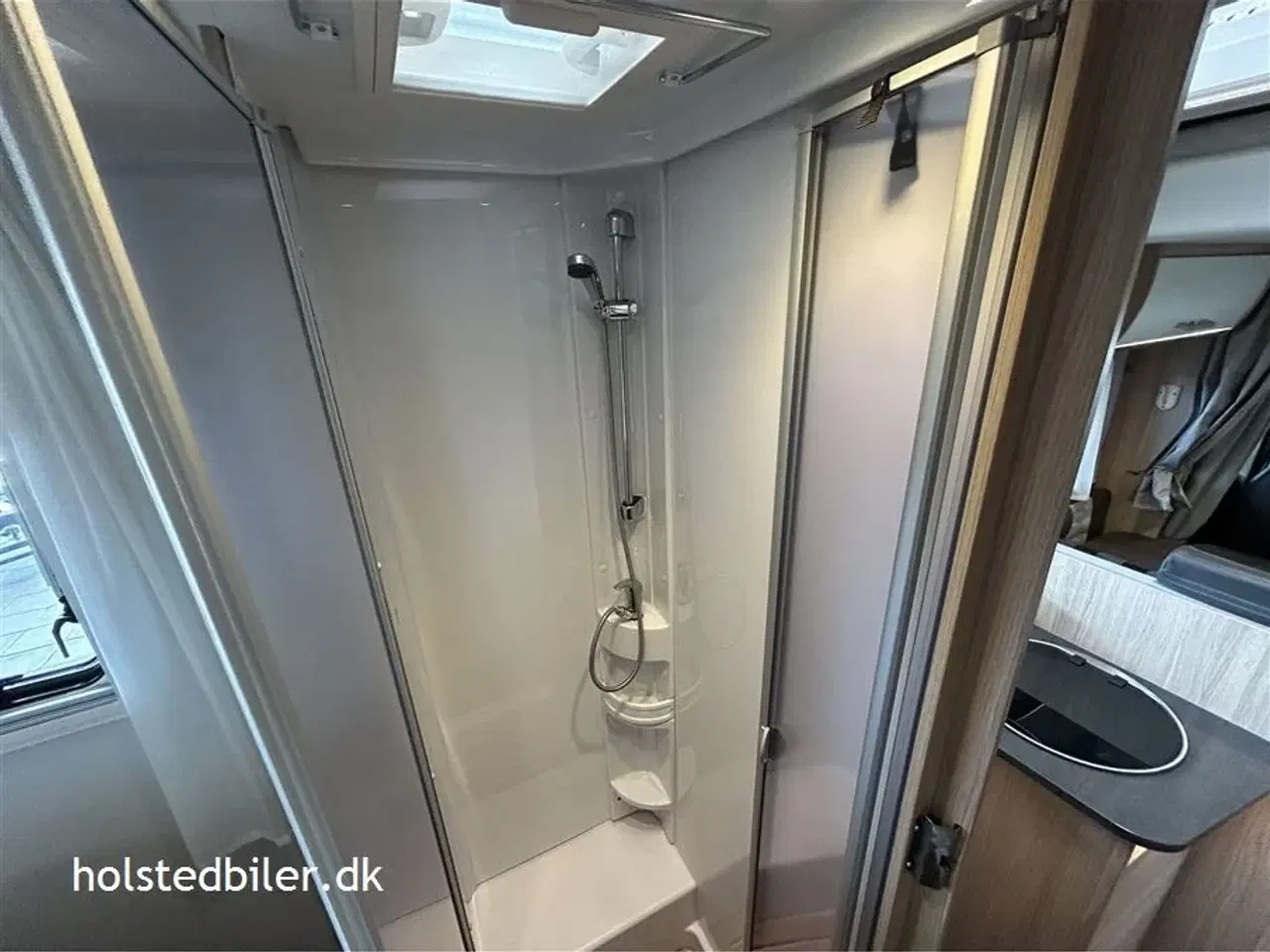 Billede 15 - 2020 - SunLight T 69 L Aut.   Quennsbed - Km 26000 - 9 trins automatgear.
