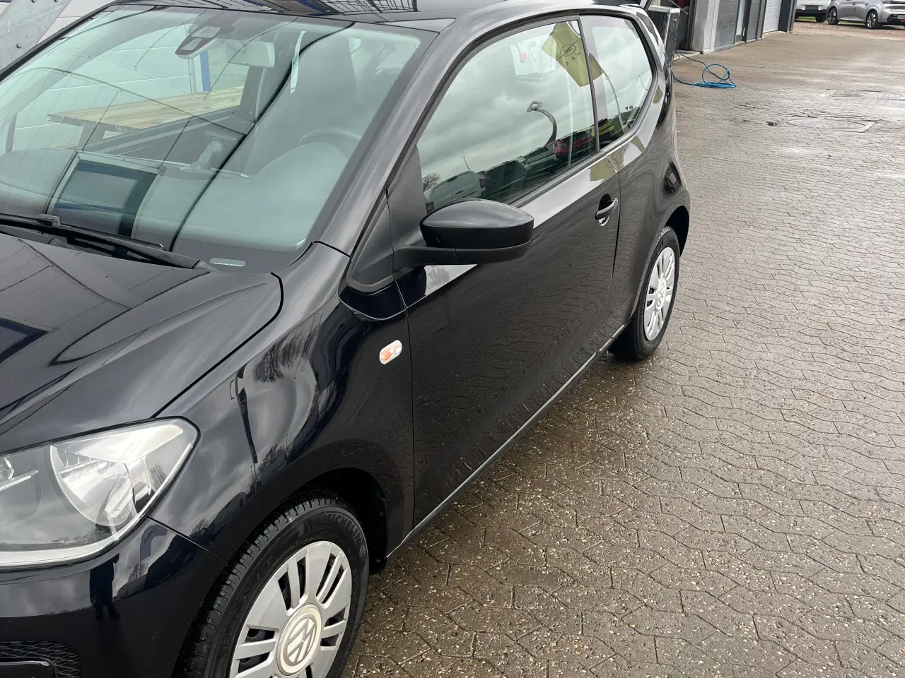 Billede 2 - WV up   1,0  75 hk År 2012