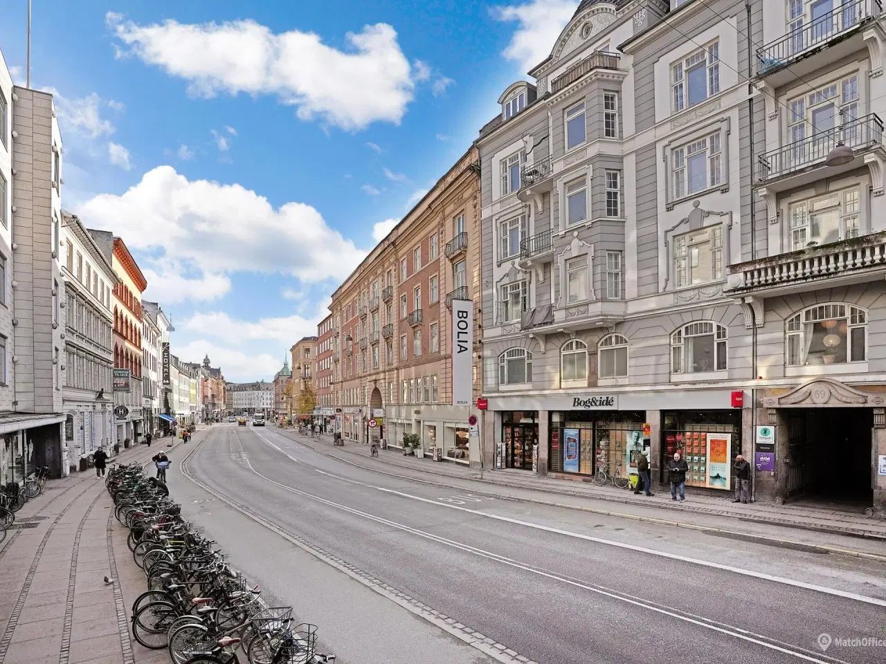 Billede 2 - Herskabeligt og renoveret med grøn gård ─ lige overfor Værnedamsvej