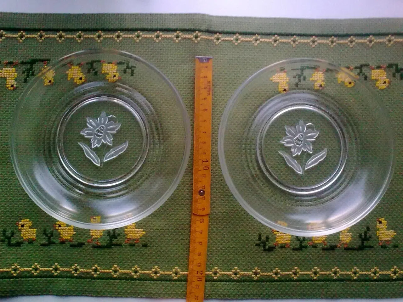 Billede 1 - Påskelilje underskål asiet 2 stk. gamle samlet