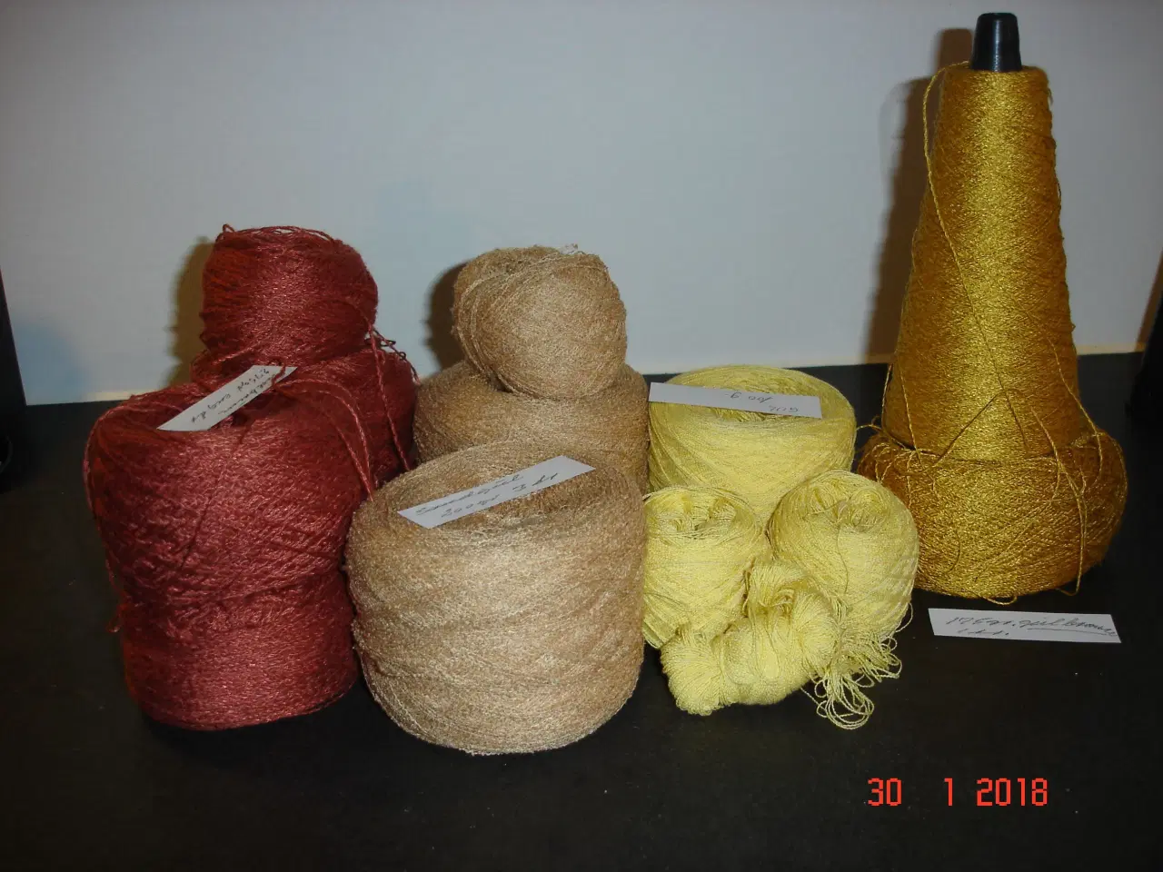 Billede 2 - Garn, uld, bomuld, akryl, multistrik rester, Lærke