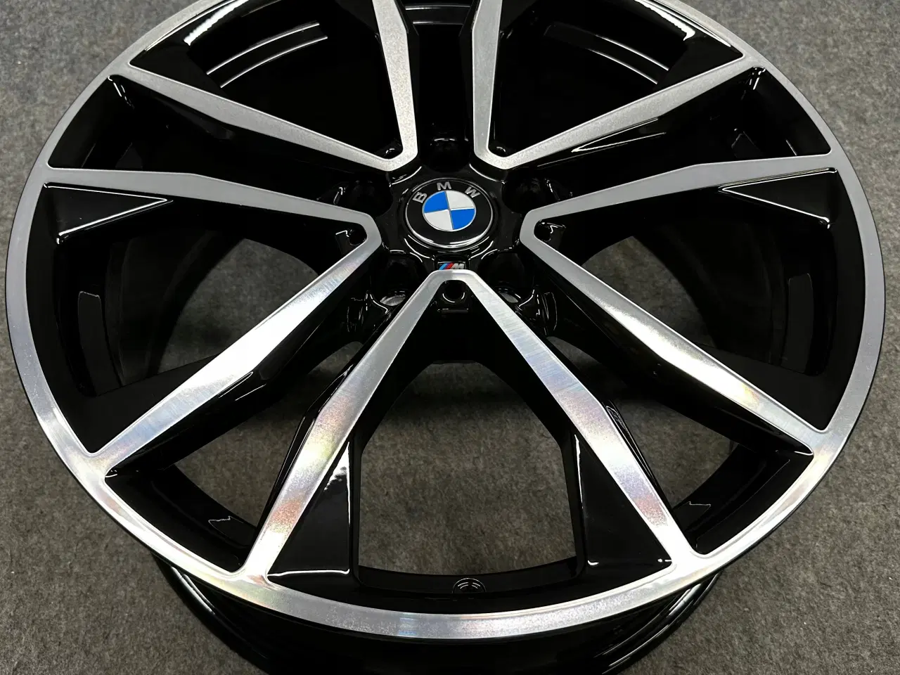 Billede 1 - BMW X1 F48 X2 F39 715M 19 8J x 19" 5x112 ET 47