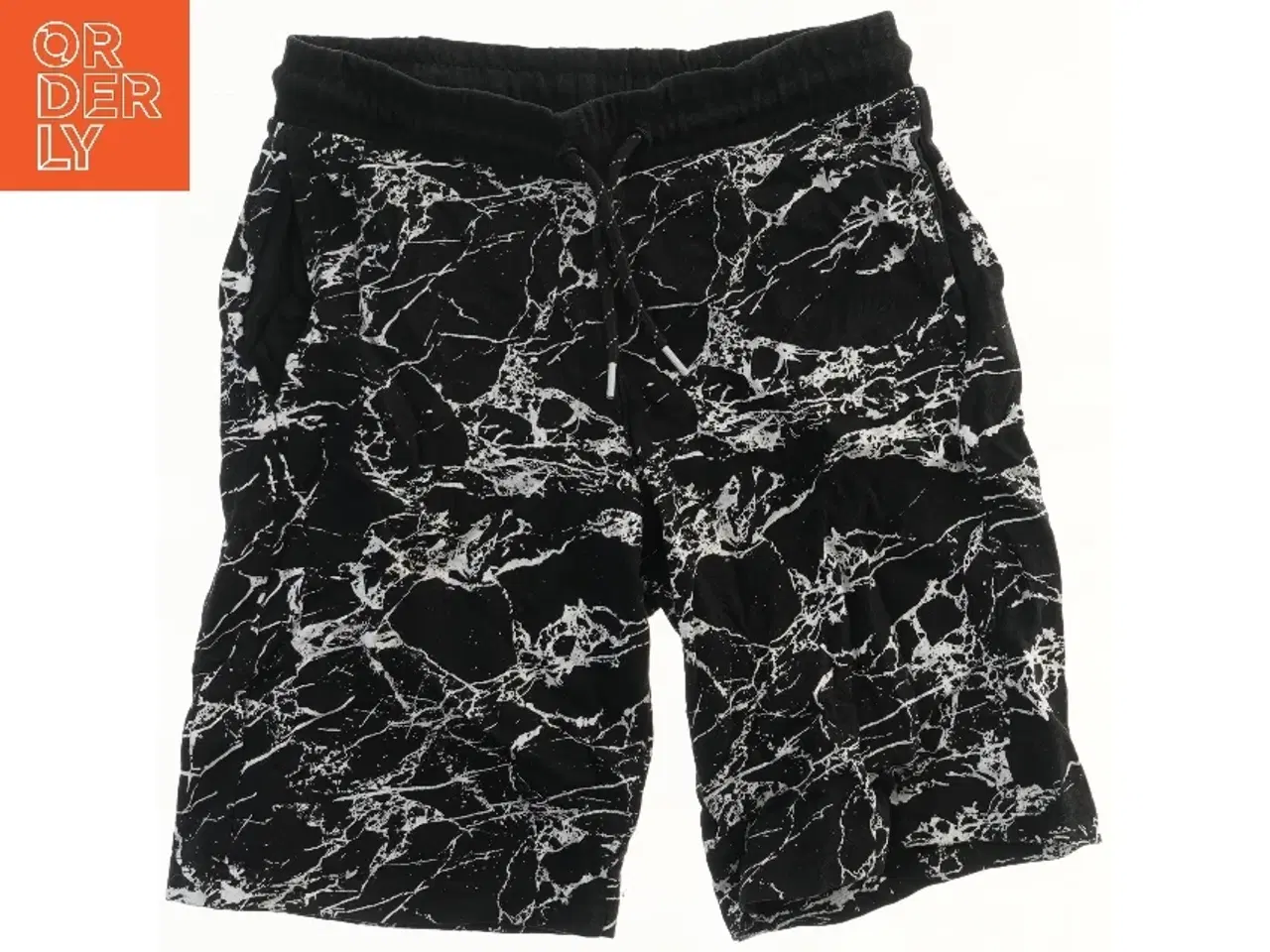 Billede 1 - Mønstrede shorts (str. 146)
