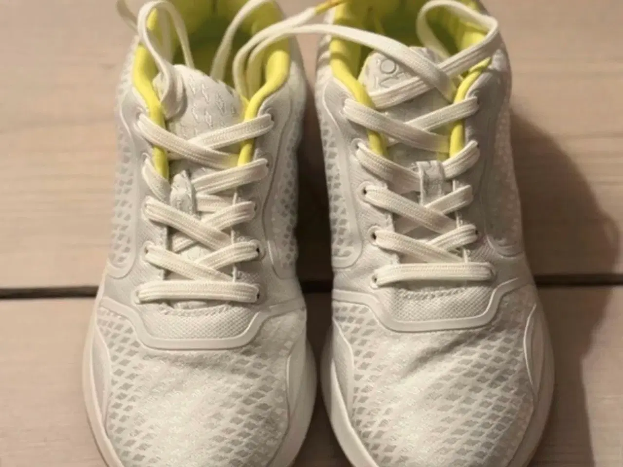 Billede 2 - Tamaris Fashletics str. 37