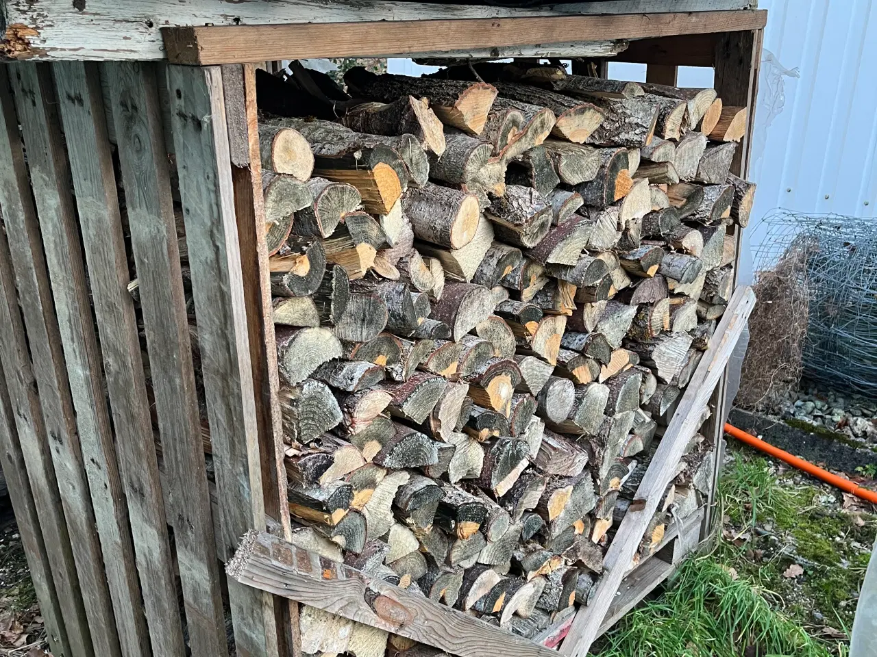 Billede 1 - Kløvet brænde