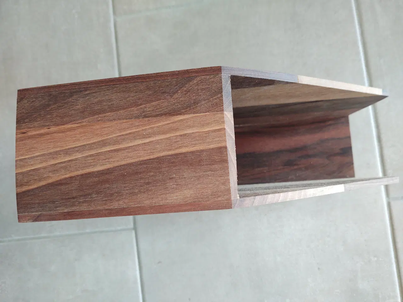 Billede 3 - Helt ny bogkasse. Aldrig anvendt.