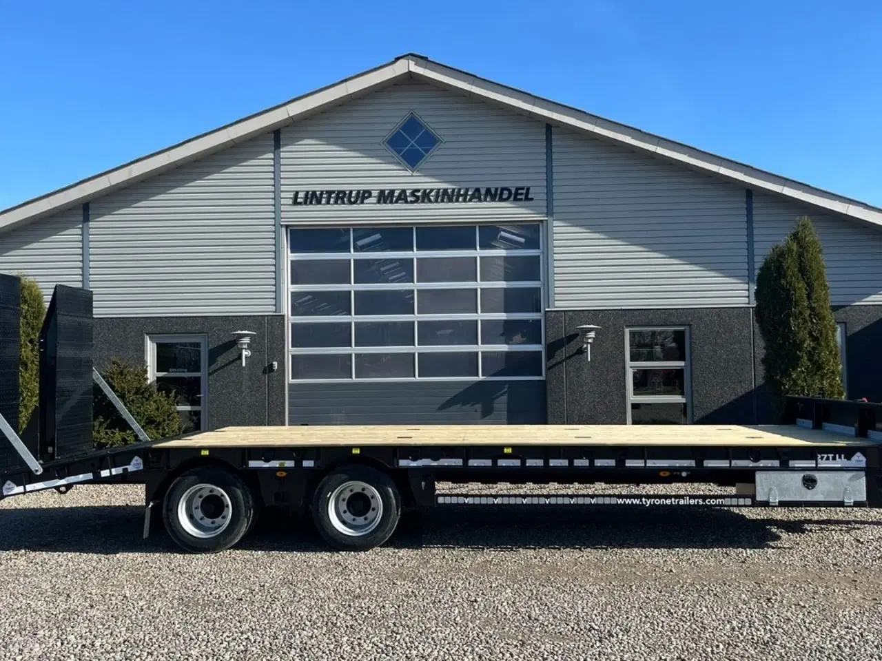 Billede 6 - Tyrone 19TLL Affjedret træk og affjedret aksler. Med hydrauliske ramper og værktøjskasse