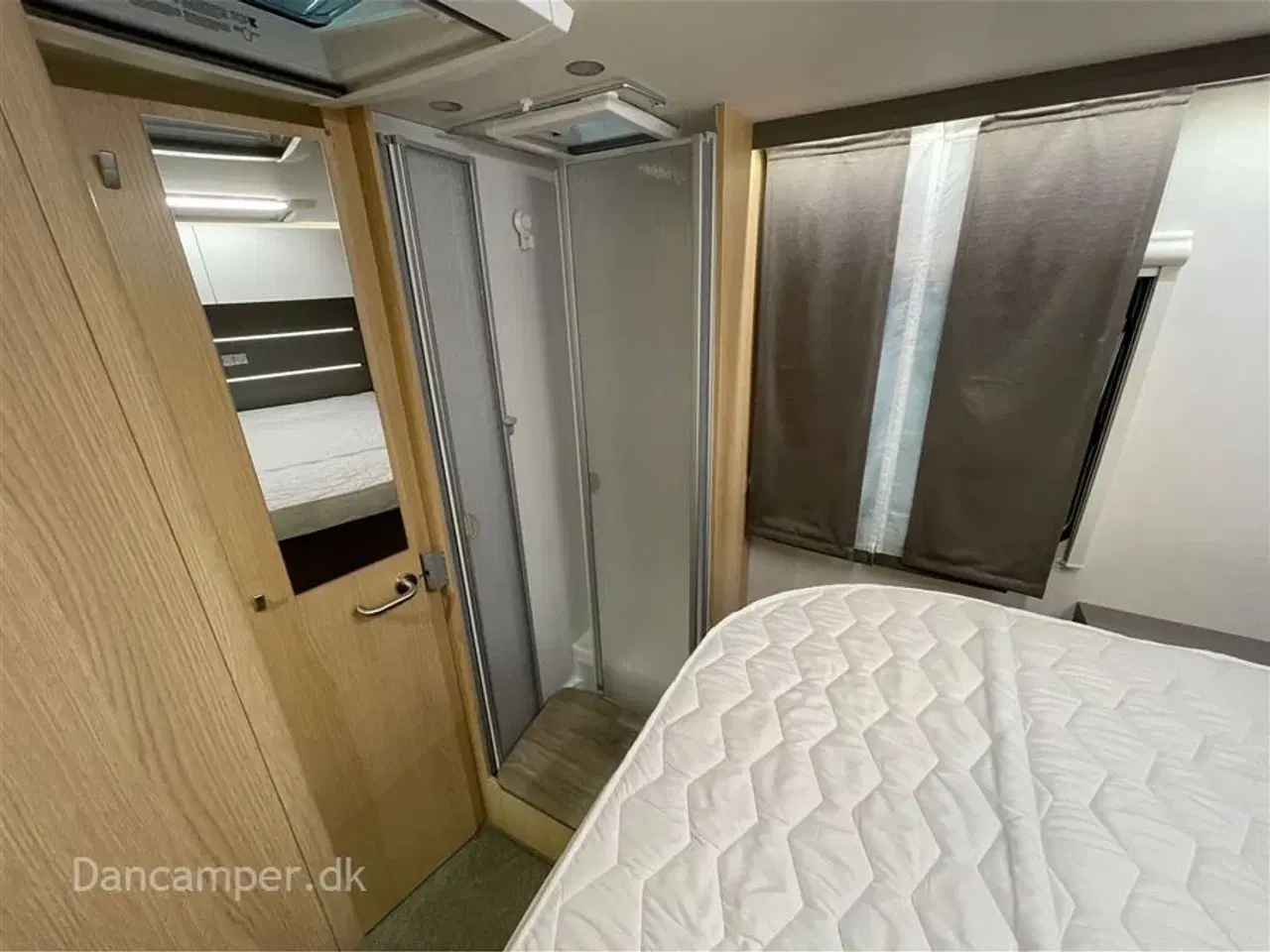 Billede 14 - 2024 - LMC Tourer H 720 Lift LMC Tourer H 720 Lift, 140 Hk, 9-trins aut., El-støttefødder, vandbåren varme i gulvet samt blæsevarme - en god vintervogn