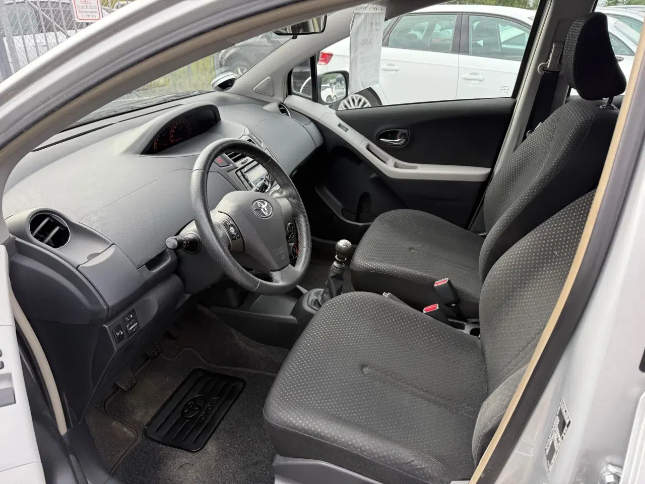 Billede 8 - Toyota Yaris 1,3 VVT-I T3 100HK 5d 6g