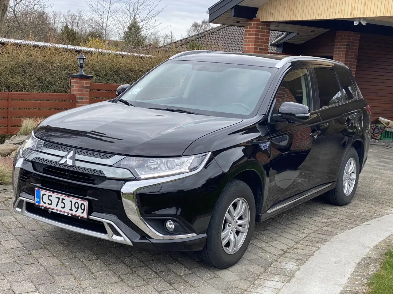 Billede 2 - Mitsubishi Outlander 2,4 PHEV 4WD Invite + CVT 4WD