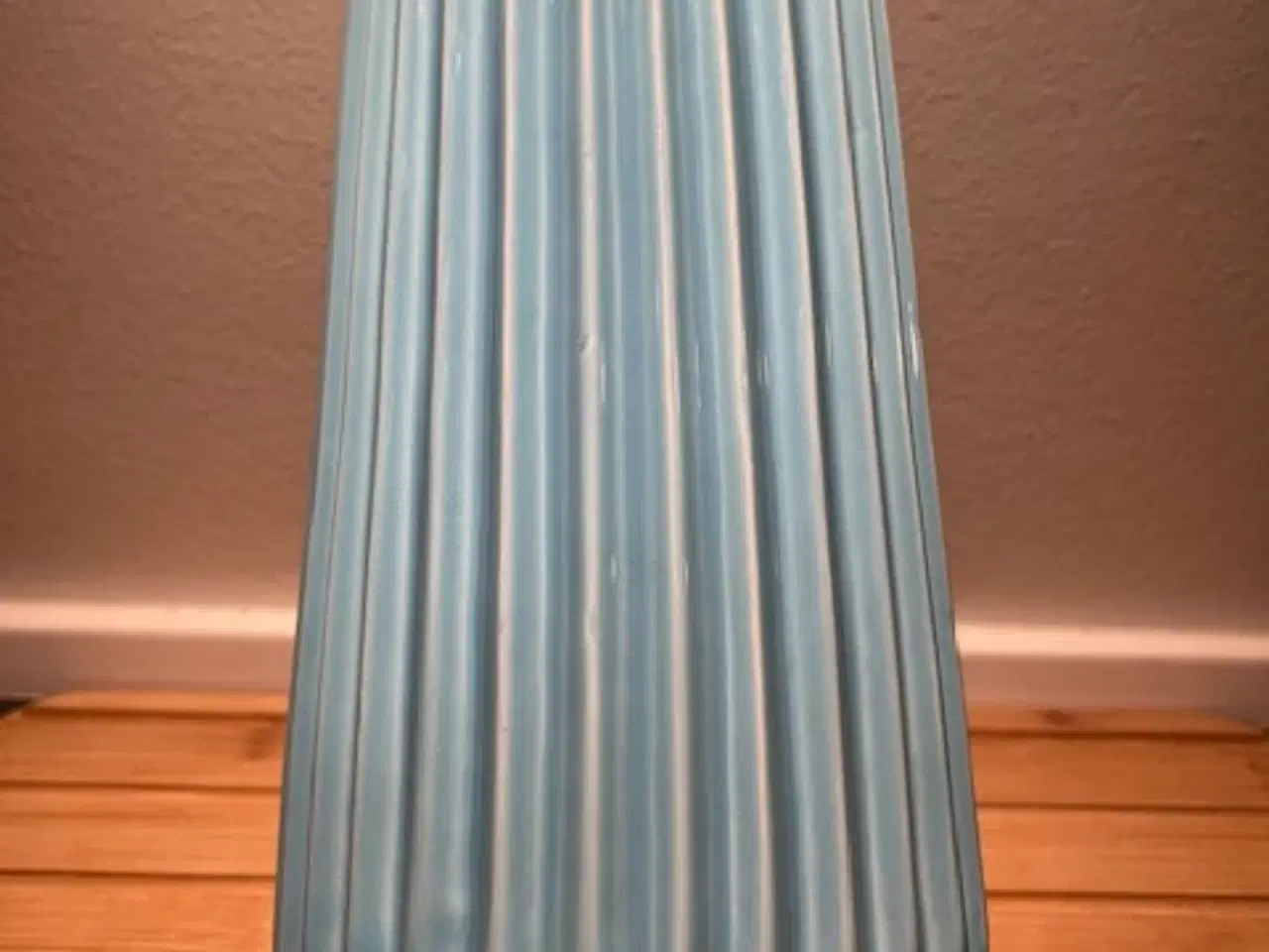 Billede 4 - Stor vintage vase – Turkis kanneleret porcelæn