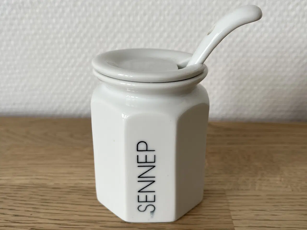 Billede 1 - Sennepskrukke med låg og ske