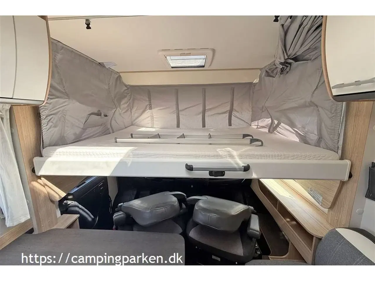 Billede 5 - 2020 - SunLight   Super fin Sunlight autocamper med enkeltsenge og 4 selepladser