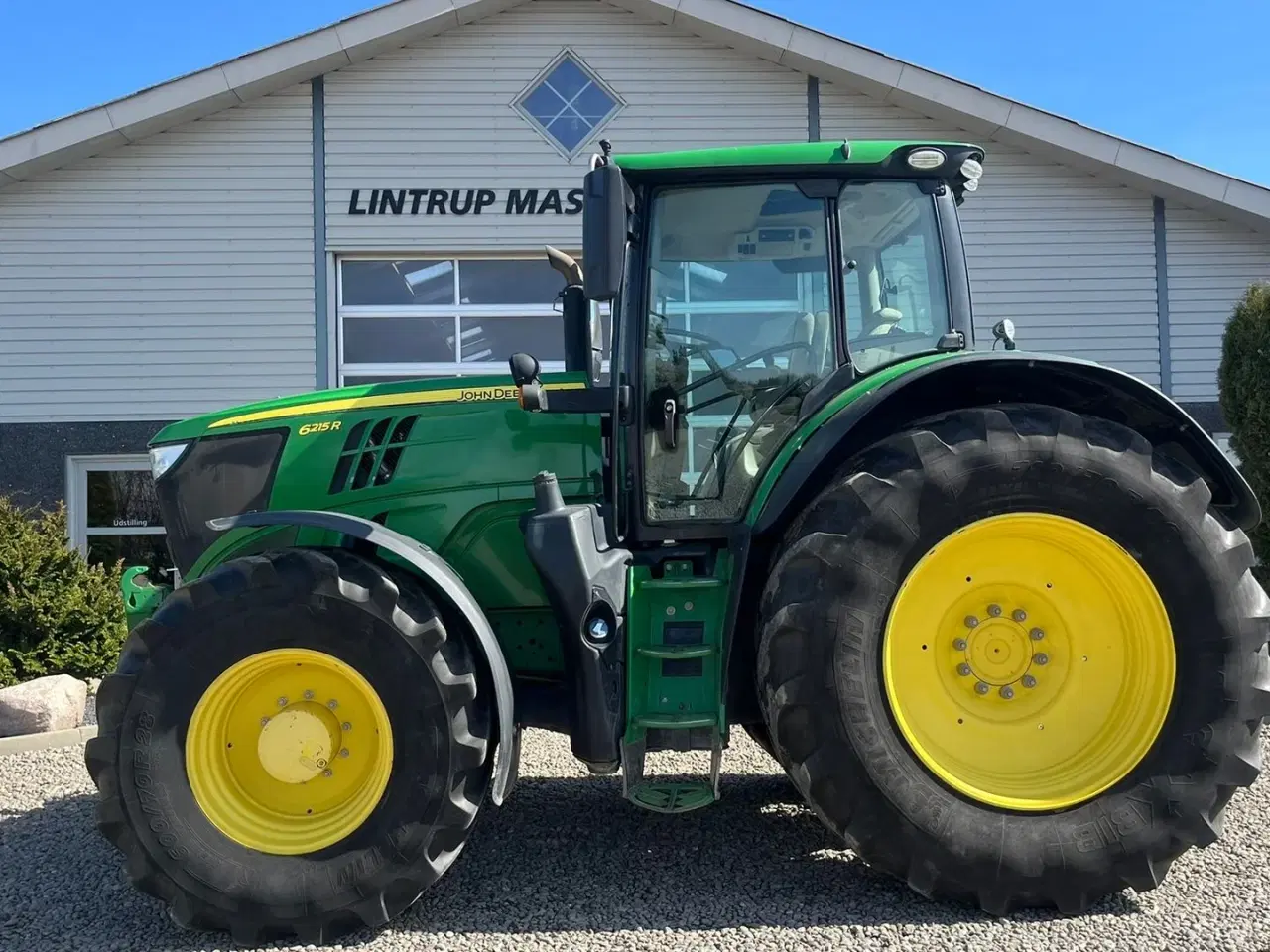 Billede 1 - John Deere 6215R Med frontlift og front PTO på