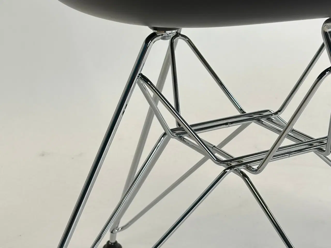 Billede 9 - Vitra Eames Plastic Armchair DAR (Sort)