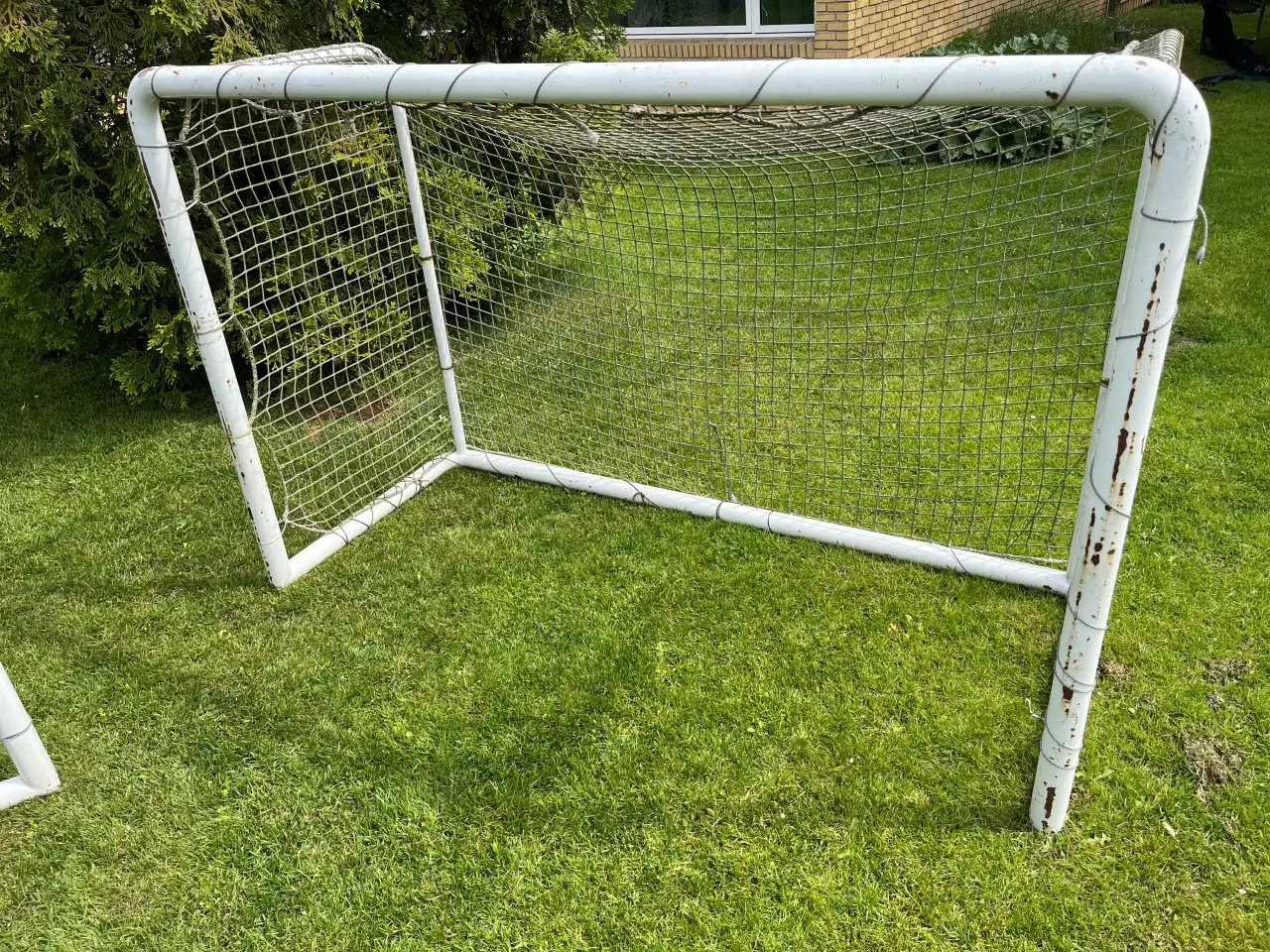 Billede 2 - 2 x metal fodboldmål t have - h:130 b:200 d:75cm