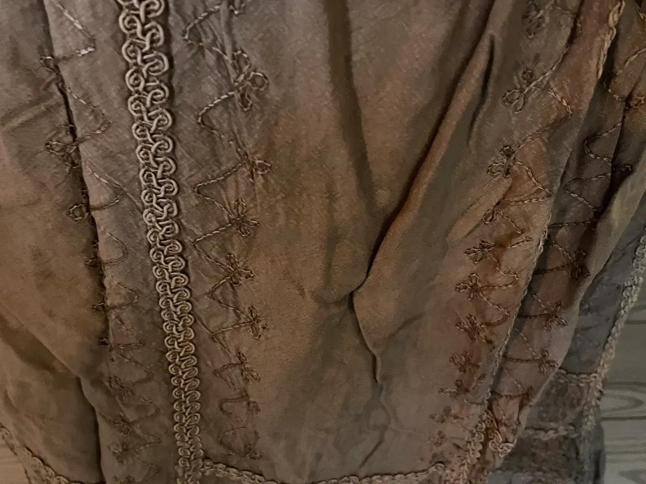 Billede 6 - Sæt nederdel og bluse Str. XXL - Lysbrun
