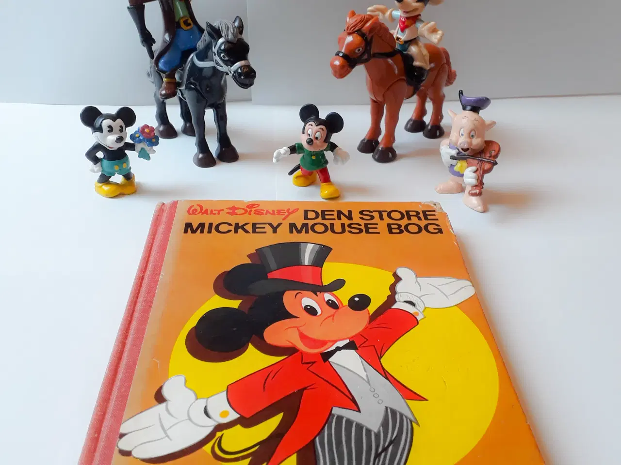 Billede 1 - Mickey Bog og 7 Figurer