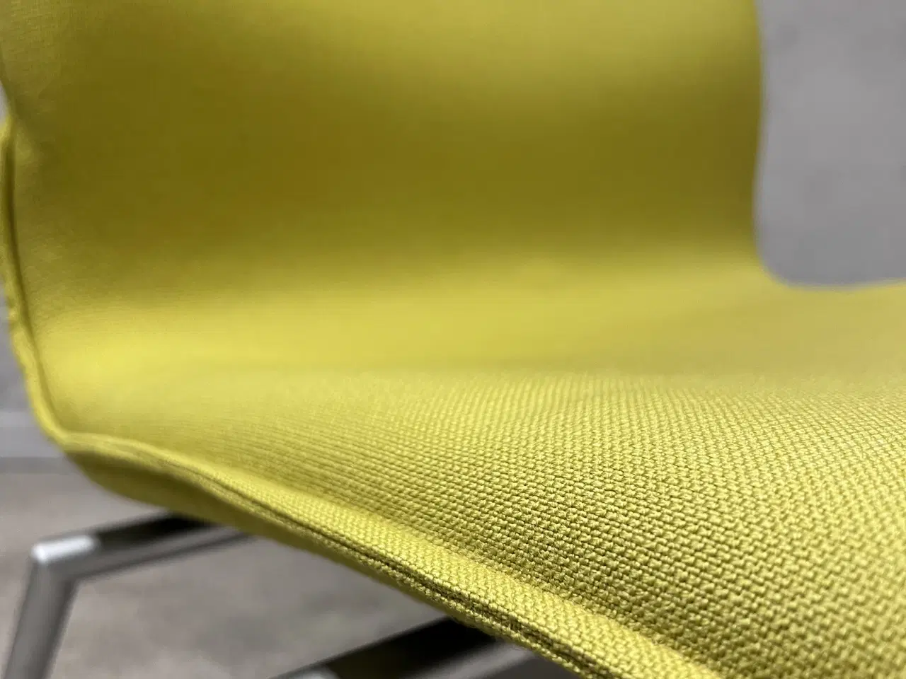 Billede 3 - Tonica, Easy chair, model lounge. Gul. Som ny