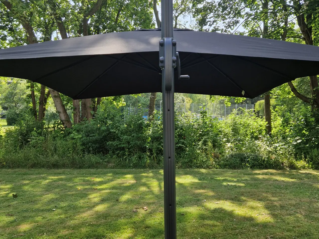 Billede 3 - Hængeparasol sort 3x3m