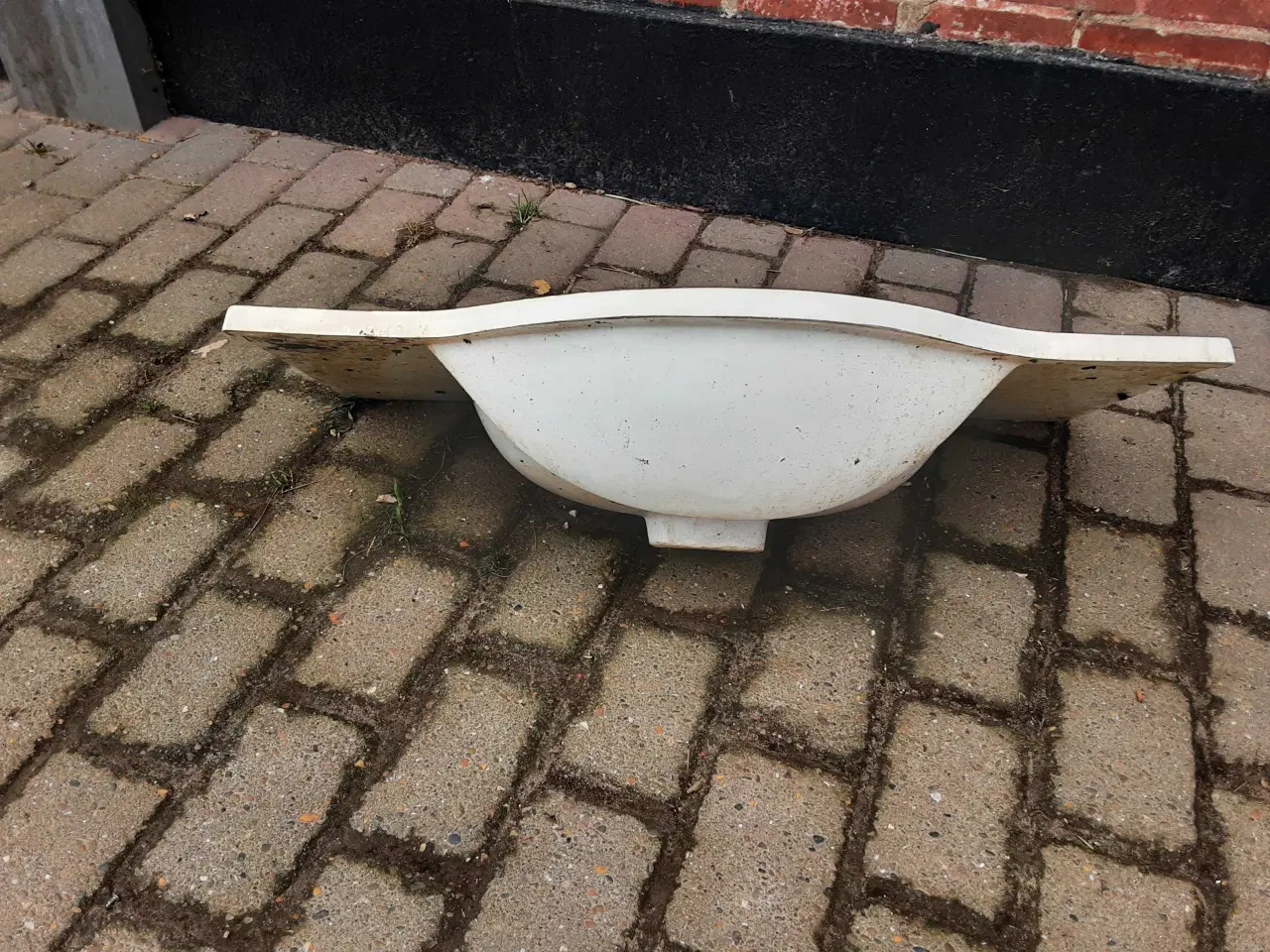 Billede 2 - Badeværelset  vask