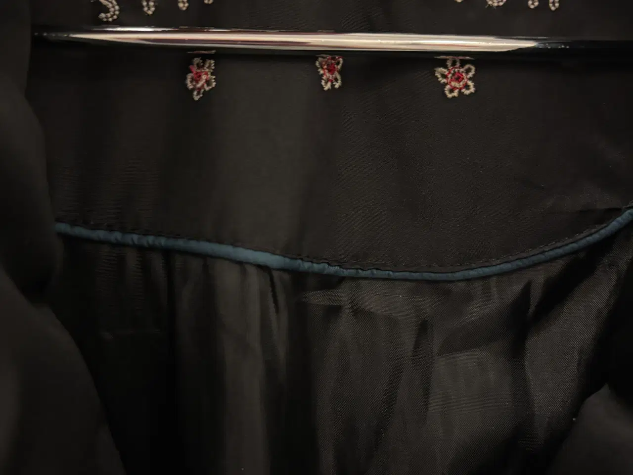 Billede 2 - Smuk b.young vatteret dunjakke (Str. L)