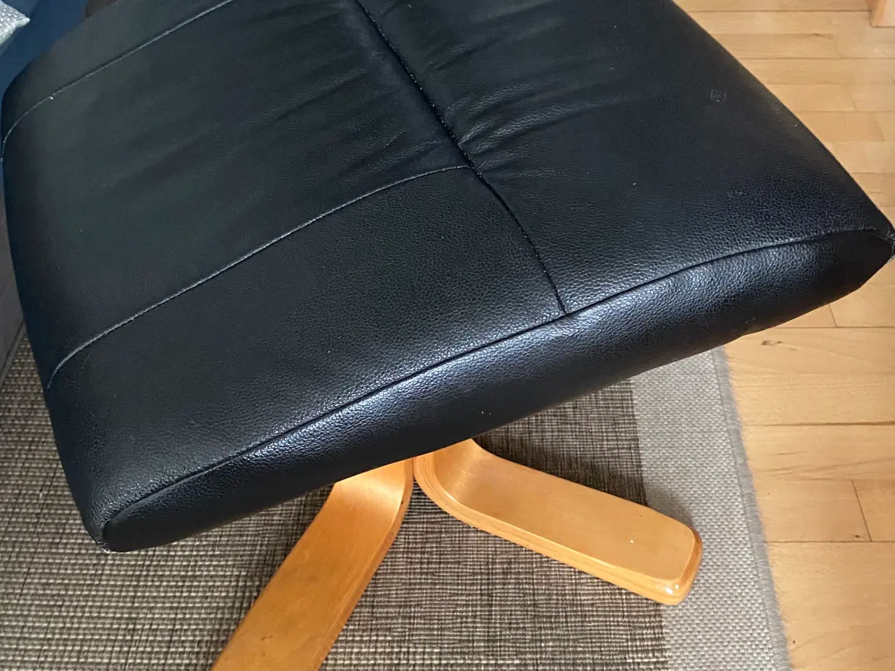 Billede 6 - Pæn lænestol med fodskammel