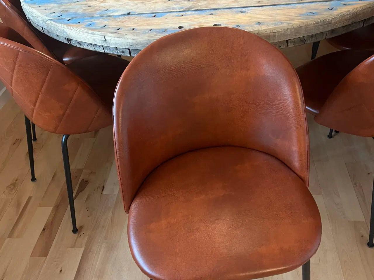 Billede 4 - Rundtbord + 8 stole