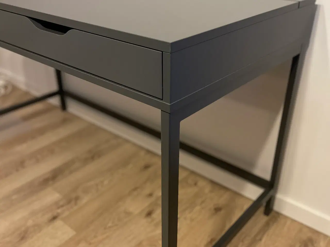 Billede 5 - Skrivebord fra IKEA