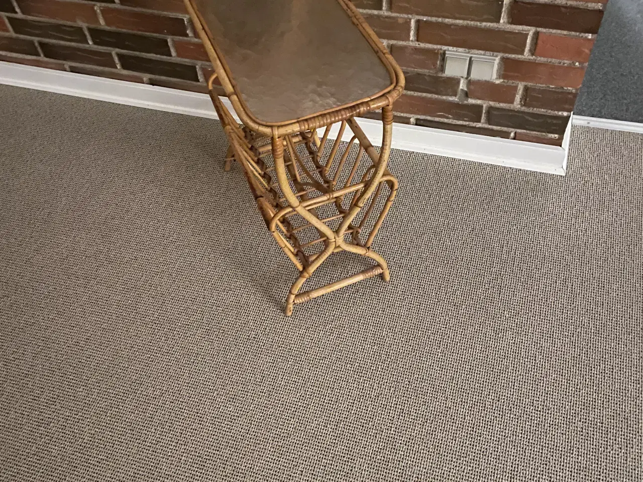 Billede 2 - Bambusbord med avisholder