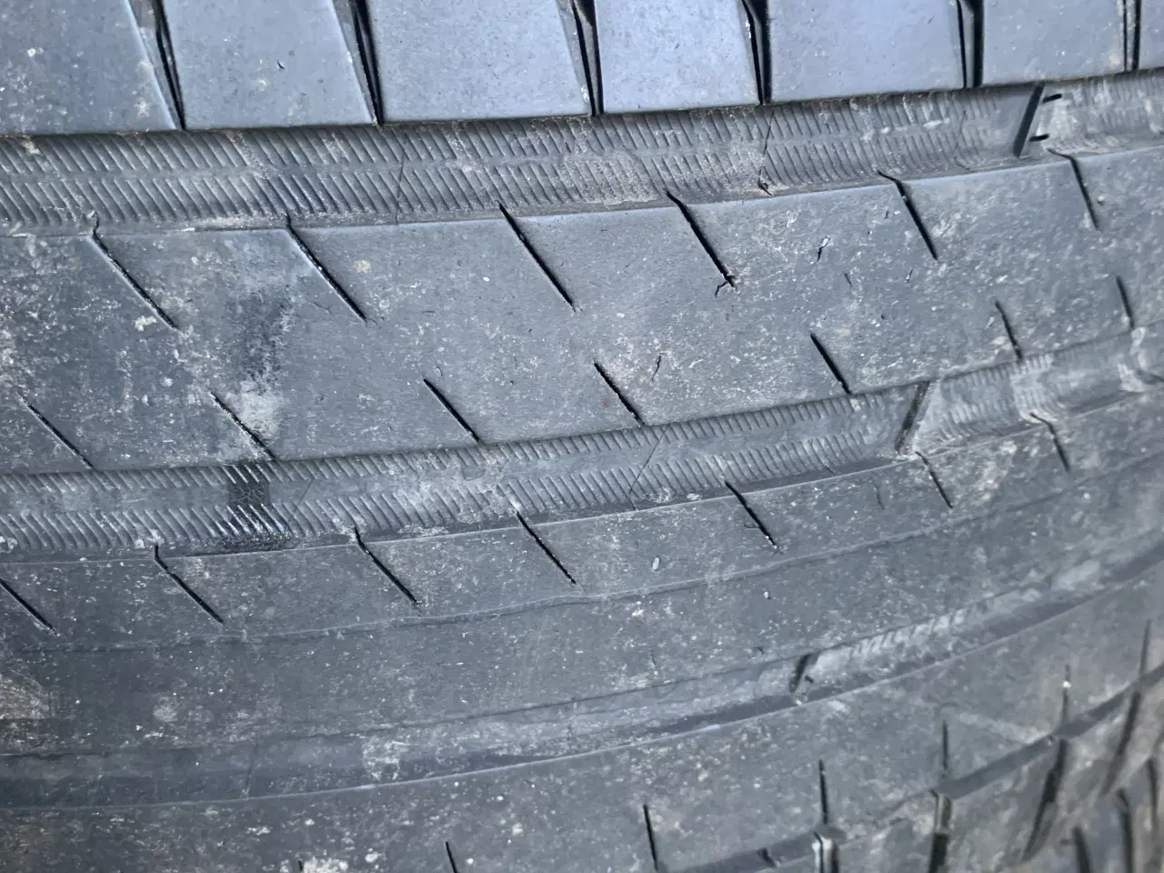 Billede 9 - Michelin sommerdæk 255/40-ZR20 