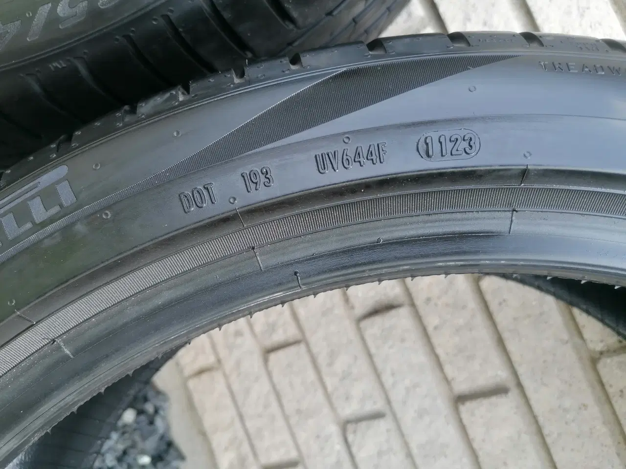 Billede 4 - 2 stk 235/45-21 Pirelli sommerdæk