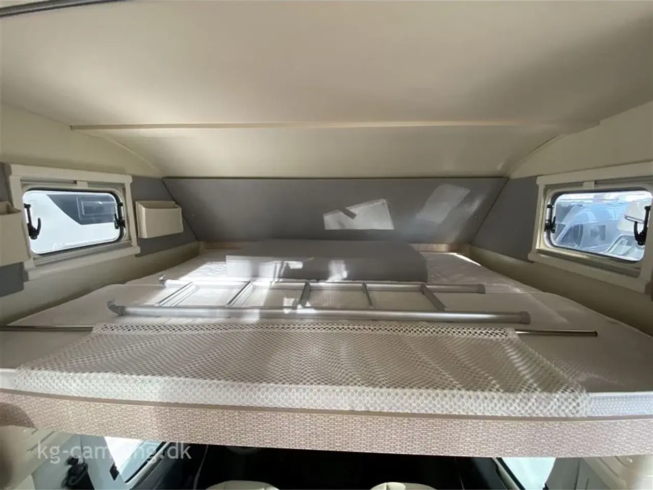 Billede 9 - 2020 - Euramobil Activa One Populær lille Euramobil med masser af skabsplads. Bemærk totallængede på 589 cm.