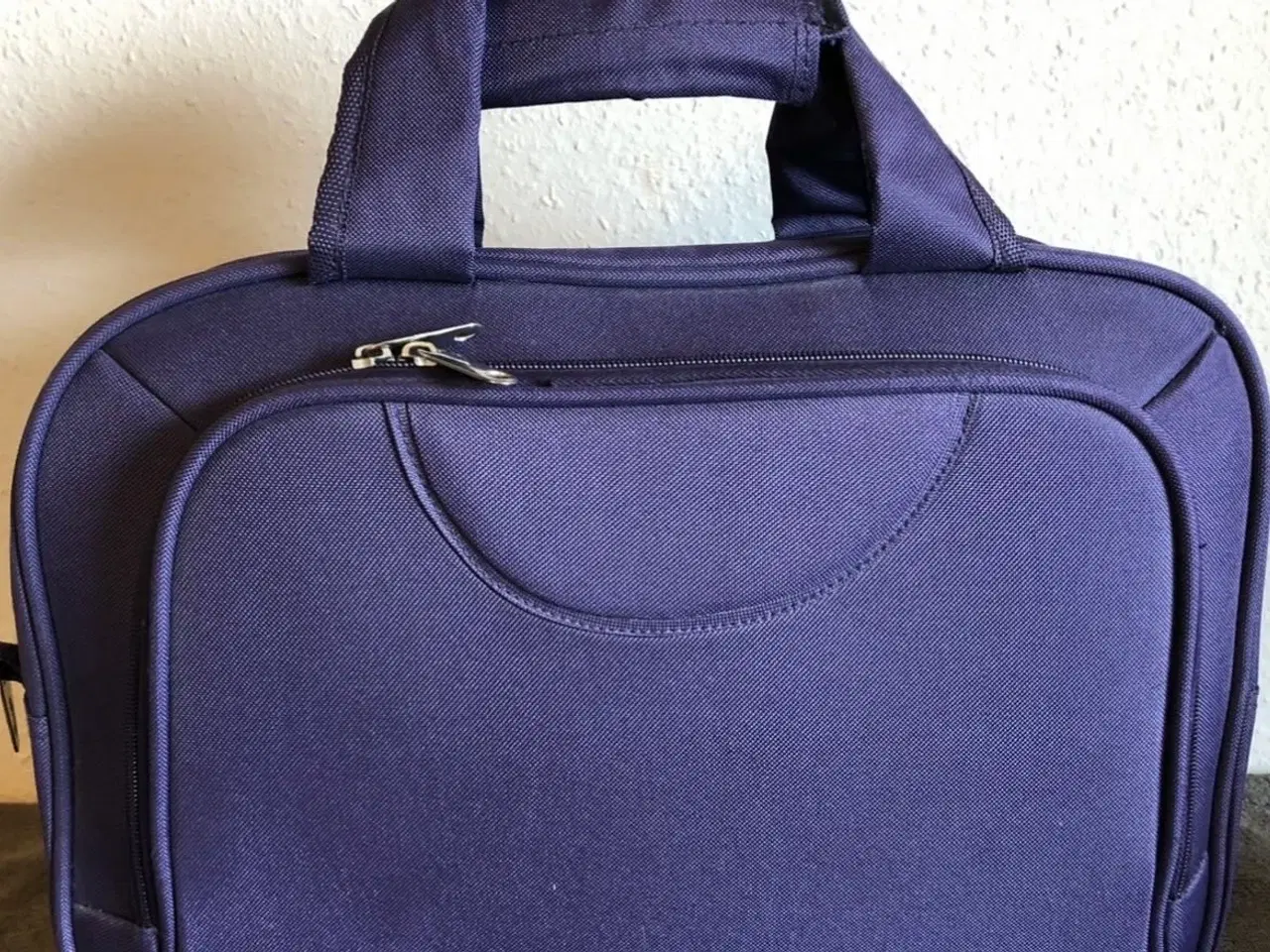 Billede 1 - Rejsetaske - lille lilla