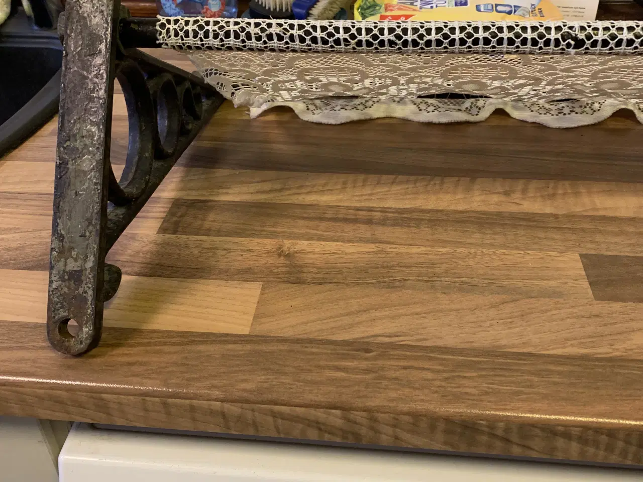 Billede 4 - Smedejerns hylde med net 