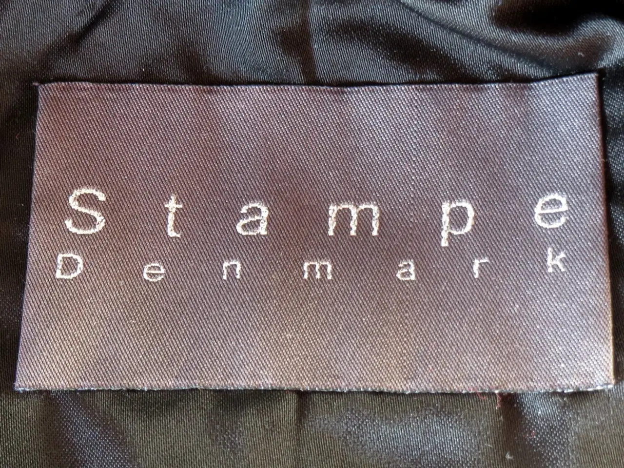 Billede 8 - Flot sælskindsjakke mærket Royal Greenland