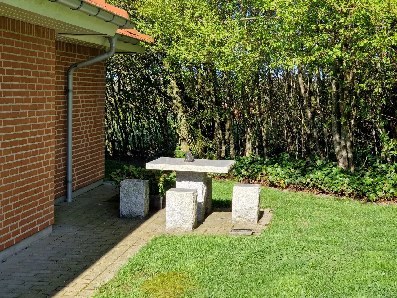 Billede 6 - Flot granitsæt - bord og 4 stole