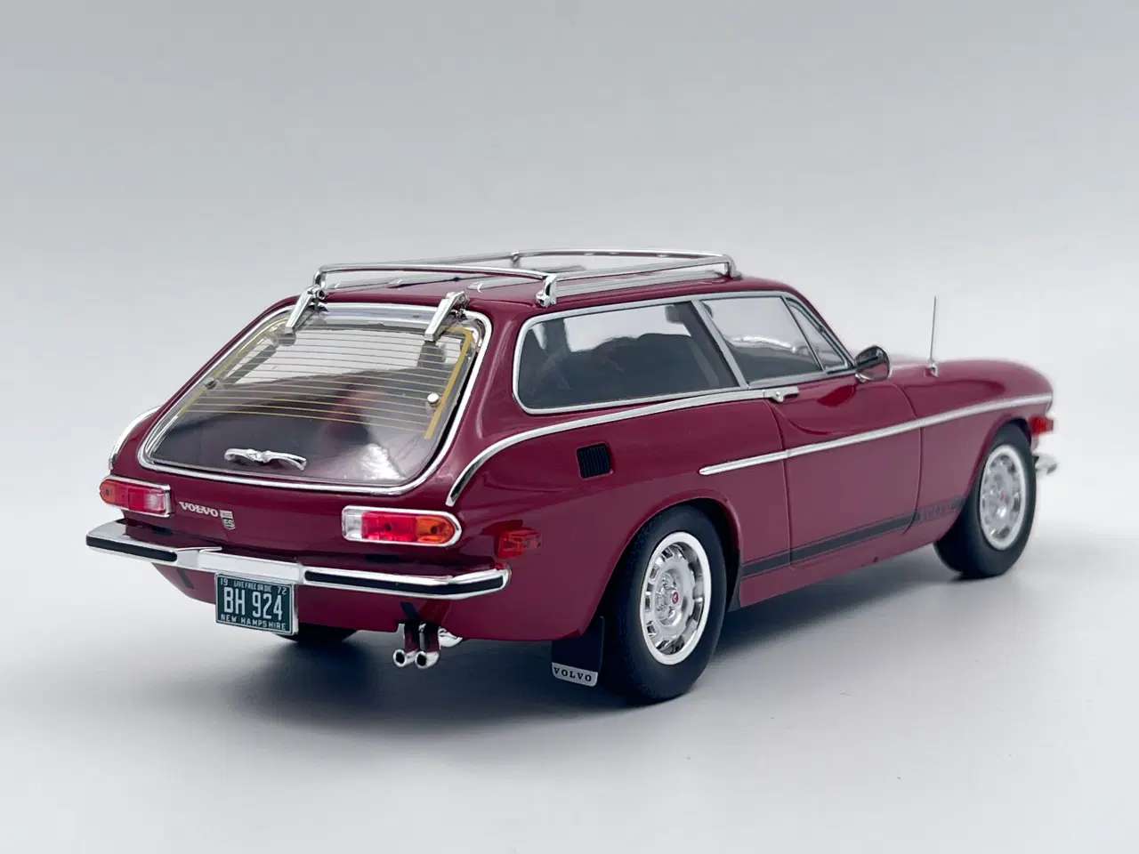 Billede 4 - 1972 Volvo P1800 ES 1:18  Super flot og detaljeret