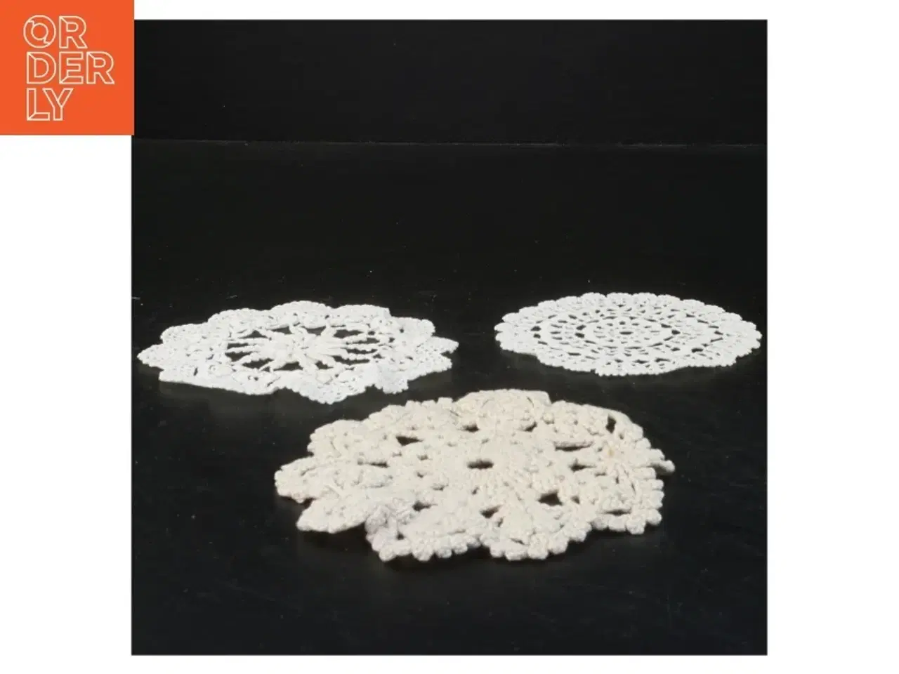 Billede 2 - 3 hæklede doilies (str. Ø 13 cm)